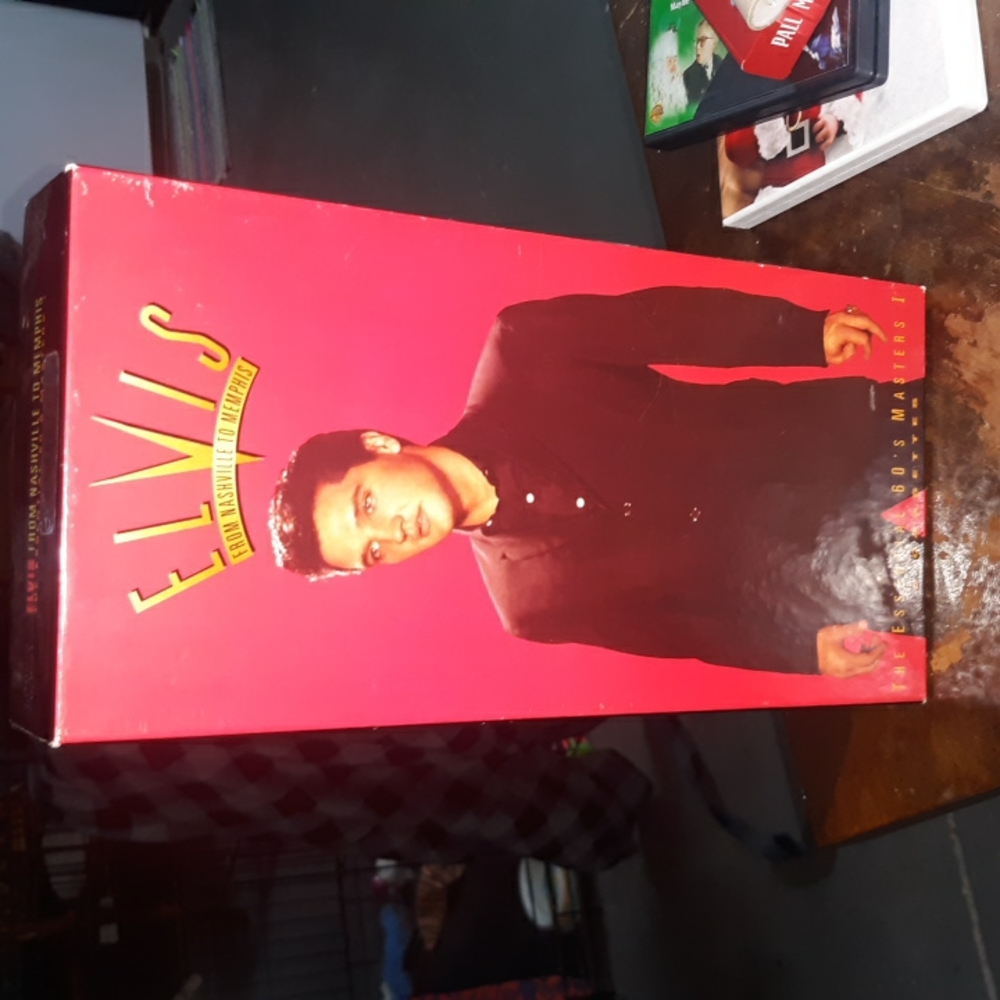 ELVIS LOVERS LOOK.HERE (SKU MB1)